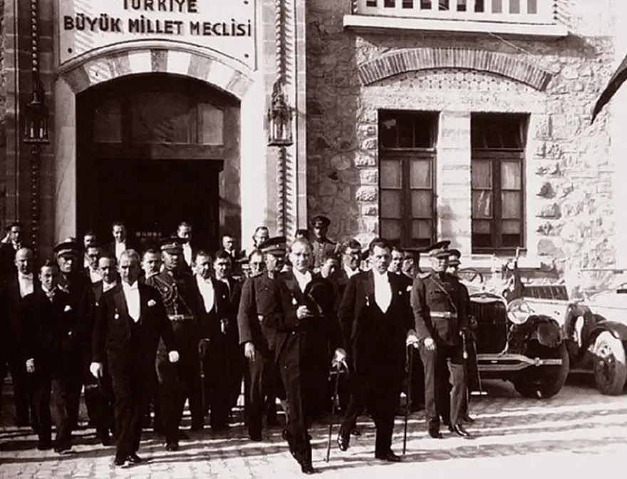 KANUNLAR ARKA ARKAYA GELDİ 2