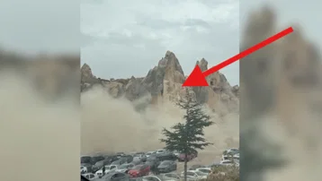 Kapadokya'da peribacası çöktü: Olay yerinden yeni görüntü