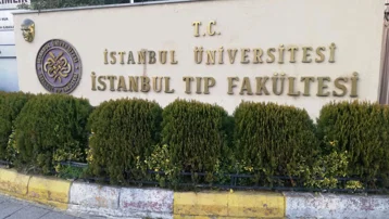 Çapa'da kadın tuvaletinde sapık paniği. Flaş patlayınca yakayı ele verdi