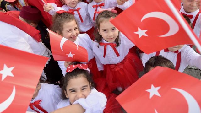 29 Ekim yurt genelinde törenlerle kutlandı
