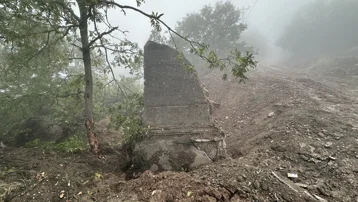 Sakarya'da yol çalışmasında antik yazıtlı taş blok bulundu